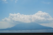 初日には桜島が大規模な噴火を起こし、上空3000mまで噴煙が上がったそうです