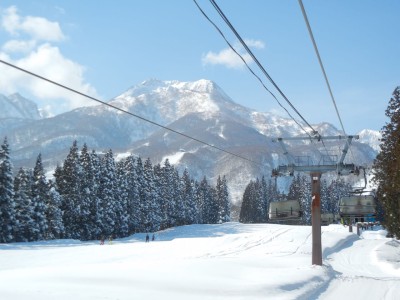 実習中は天気に恵まれ、昨年は数時間しか見ることができなかった妙高山も今年は連日拝むことができました