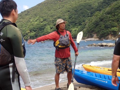 シーカヤック講師の大瀬志郎さん。この後、小5の息子さんと1ヶ月のカヤックトリップに出かけるそうです！